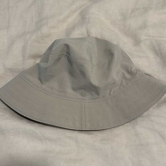 Lululemon Reversible Bucket Hat Size S/M - Picture 2 of 2